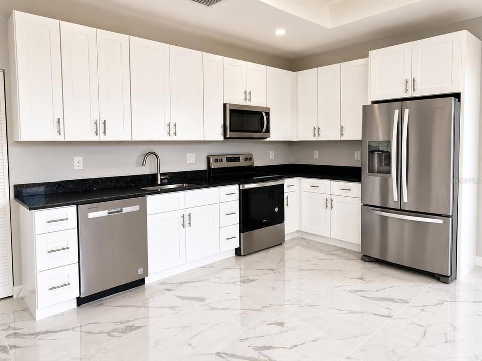 For Sale: $310,000 (3 beds, 2 baths, 1597 Square Feet)