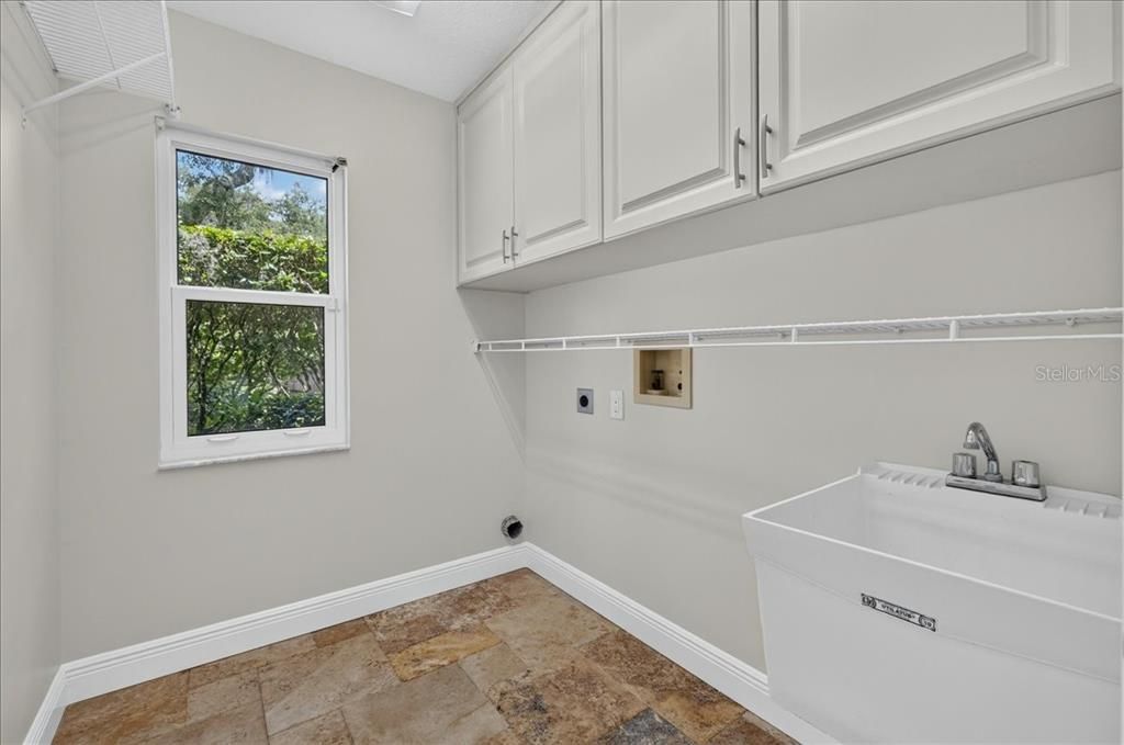 En Venta: $615,000 (3 camas, 3 baños, 2538 Pies cuadrados)