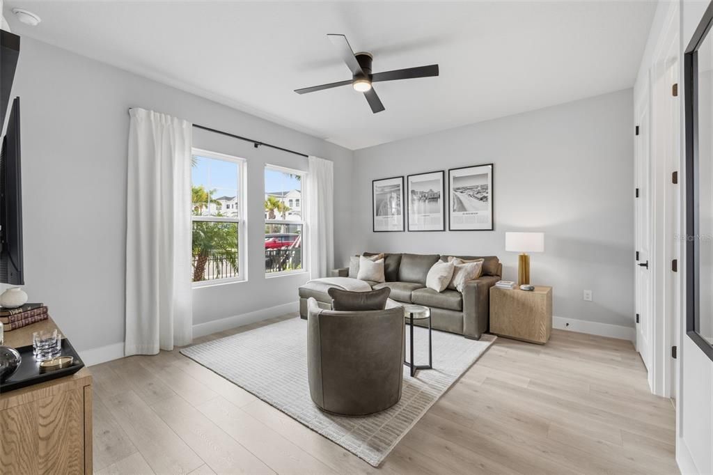 En Venta: $995,000 (3 camas, 3 baños, 2276 Pies cuadrados)