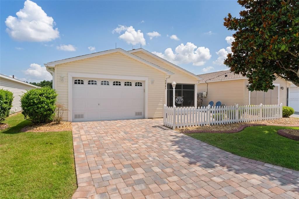 For Sale: $324,000 (2 beds, 2 baths, 1266 Square Feet)