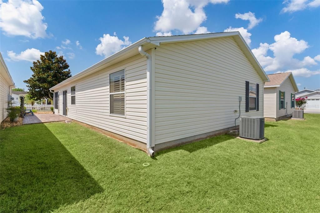 For Sale: $324,000 (2 beds, 2 baths, 1266 Square Feet)