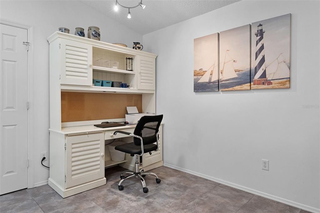 For Sale: $324,000 (2 beds, 2 baths, 1266 Square Feet)