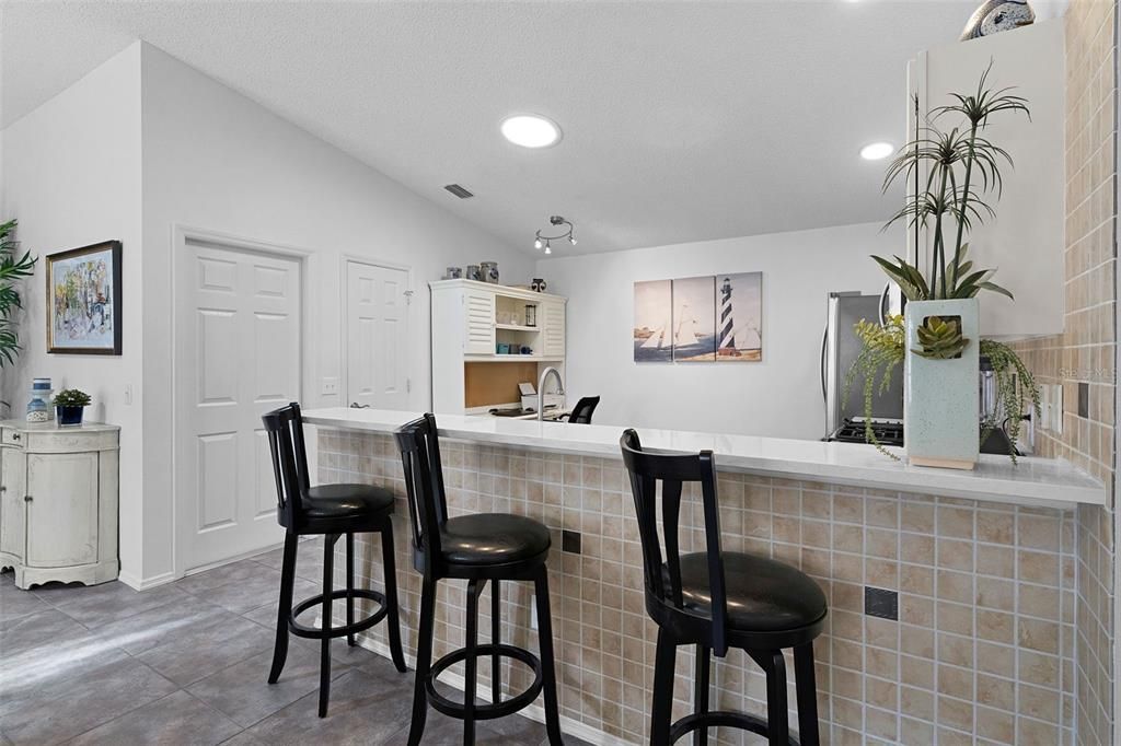 For Sale: $324,000 (2 beds, 2 baths, 1266 Square Feet)