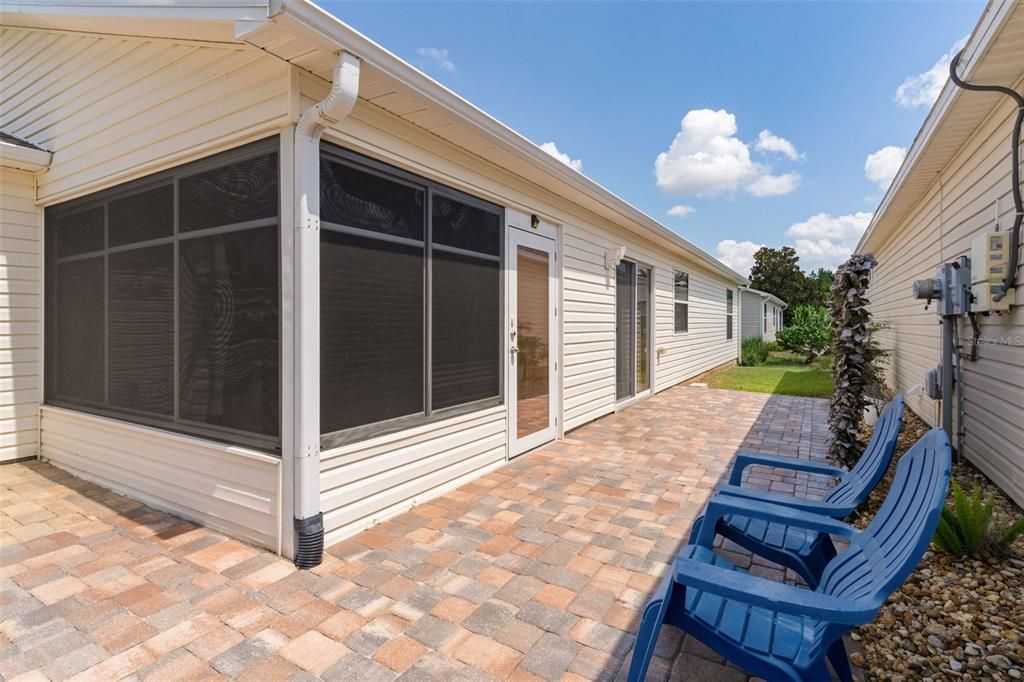 For Sale: $324,000 (2 beds, 2 baths, 1266 Square Feet)