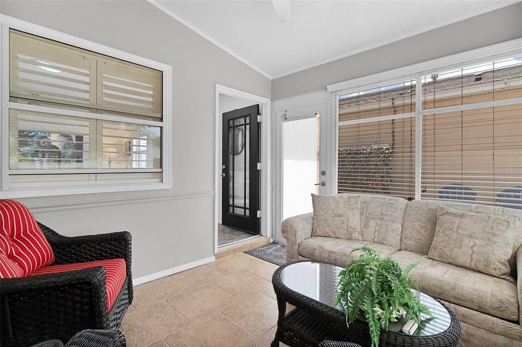 For Sale: $324,000 (2 beds, 2 baths, 1266 Square Feet)