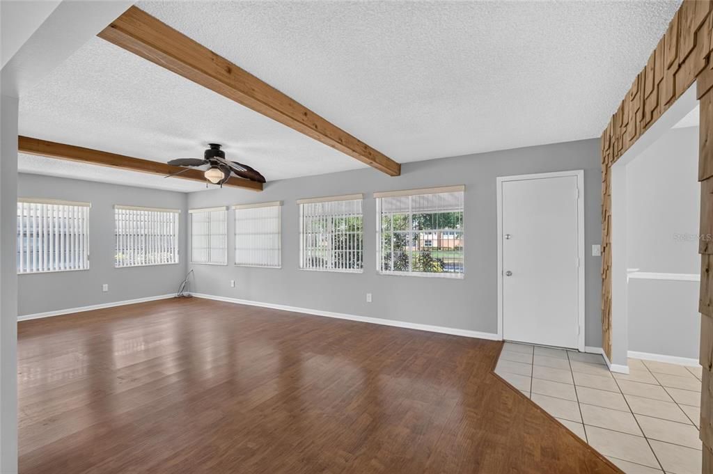 For Sale: $289,900 (2 beds, 2 baths, 1680 Square Feet)