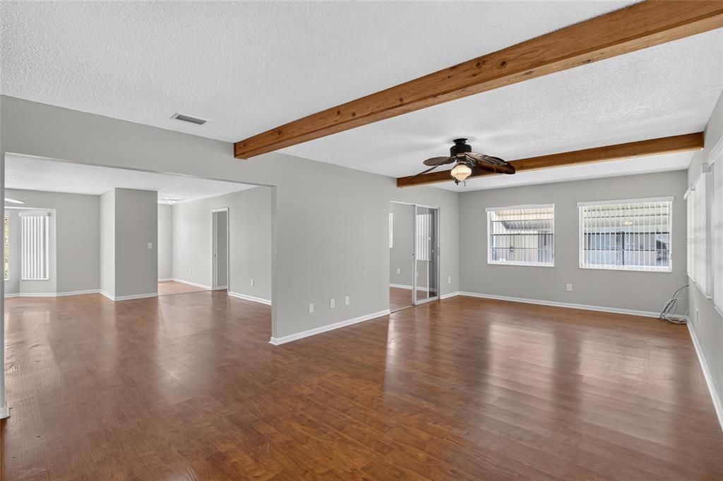 For Sale: $289,900 (2 beds, 2 baths, 1680 Square Feet)