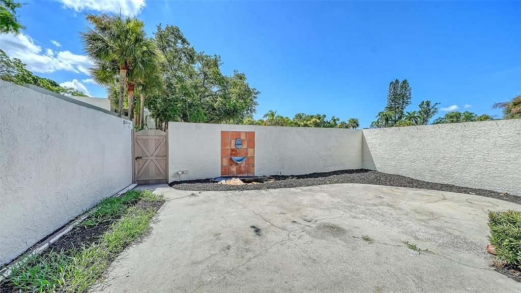 На продажу: $269,000 (2 спален, 2 ванн, 1408 Квадратных фут)