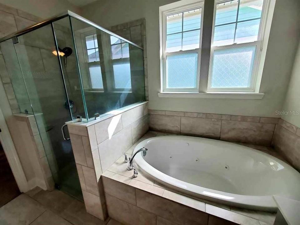 For Rent: $3,500 (3 beds, 3 baths, 2341 Square Feet)