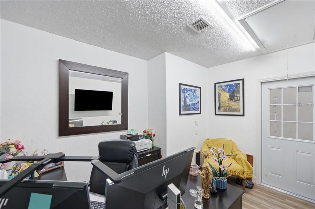 Active With Contract: $372,000 (3 beds, 2 baths, 1779 Square Feet)