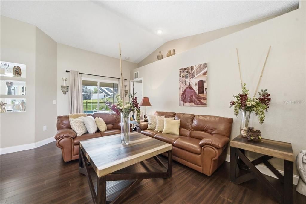 Active With Contract: $372,000 (3 beds, 2 baths, 1779 Square Feet)