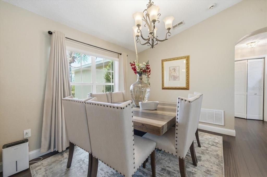 Active With Contract: $372,000 (3 beds, 2 baths, 1779 Square Feet)
