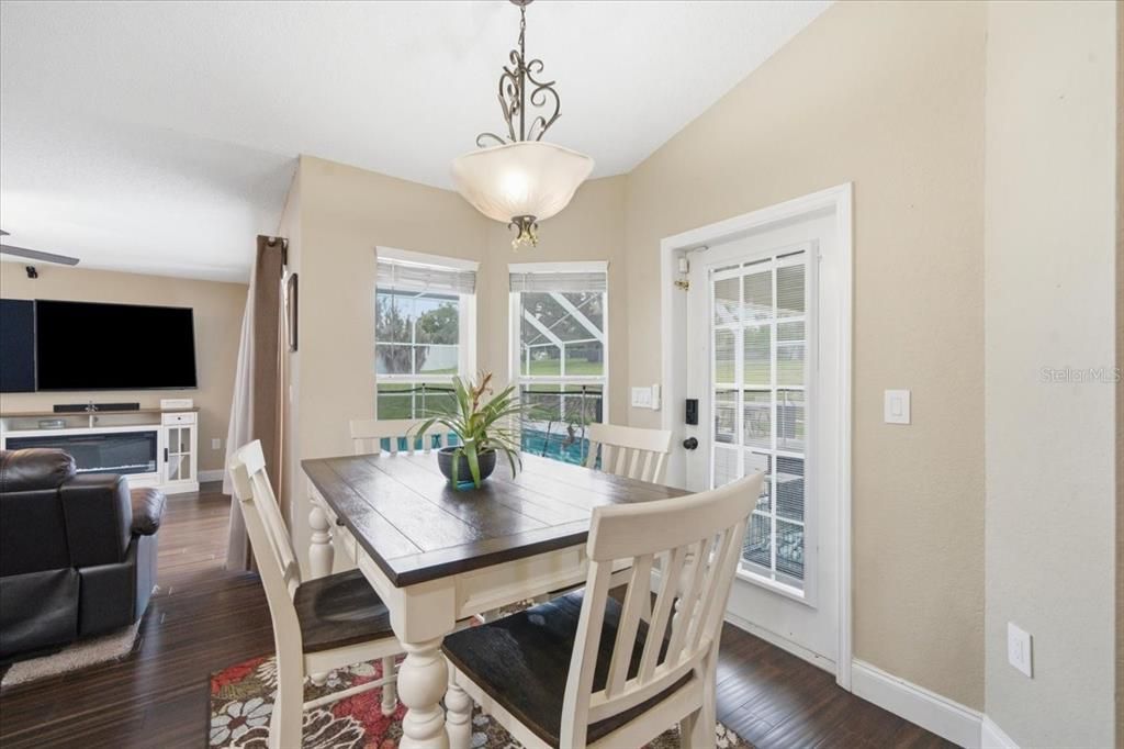 Active With Contract: $372,000 (3 beds, 2 baths, 1779 Square Feet)