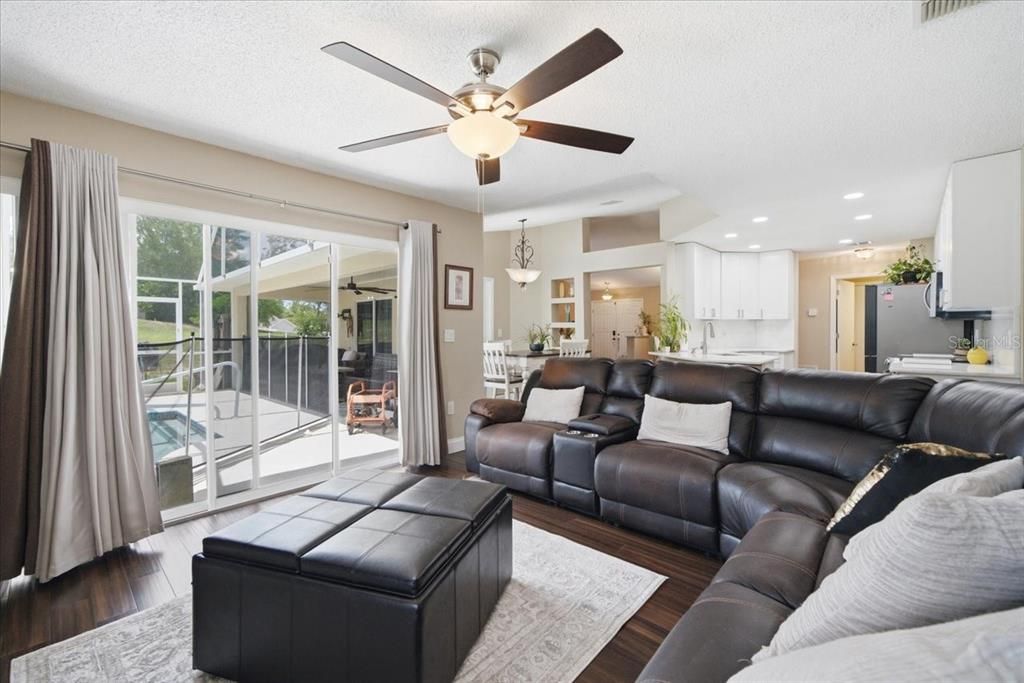 Active With Contract: $372,000 (3 beds, 2 baths, 1779 Square Feet)
