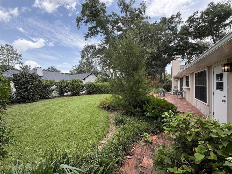 En Venta: $390,000 (4 camas, 2 baños, 2299 Pies cuadrados)
