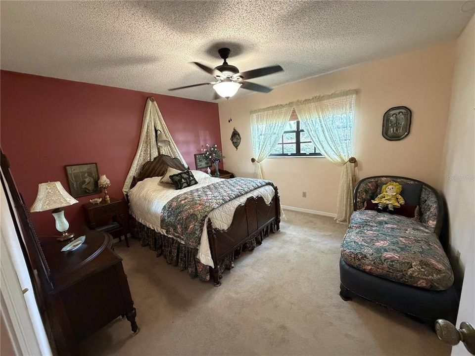 En Venta: $390,000 (4 camas, 2 baños, 2299 Pies cuadrados)