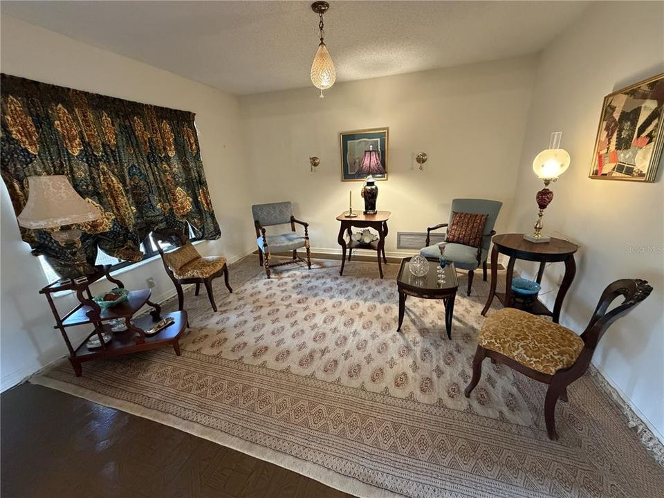 En Venta: $390,000 (4 camas, 2 baños, 2299 Pies cuadrados)