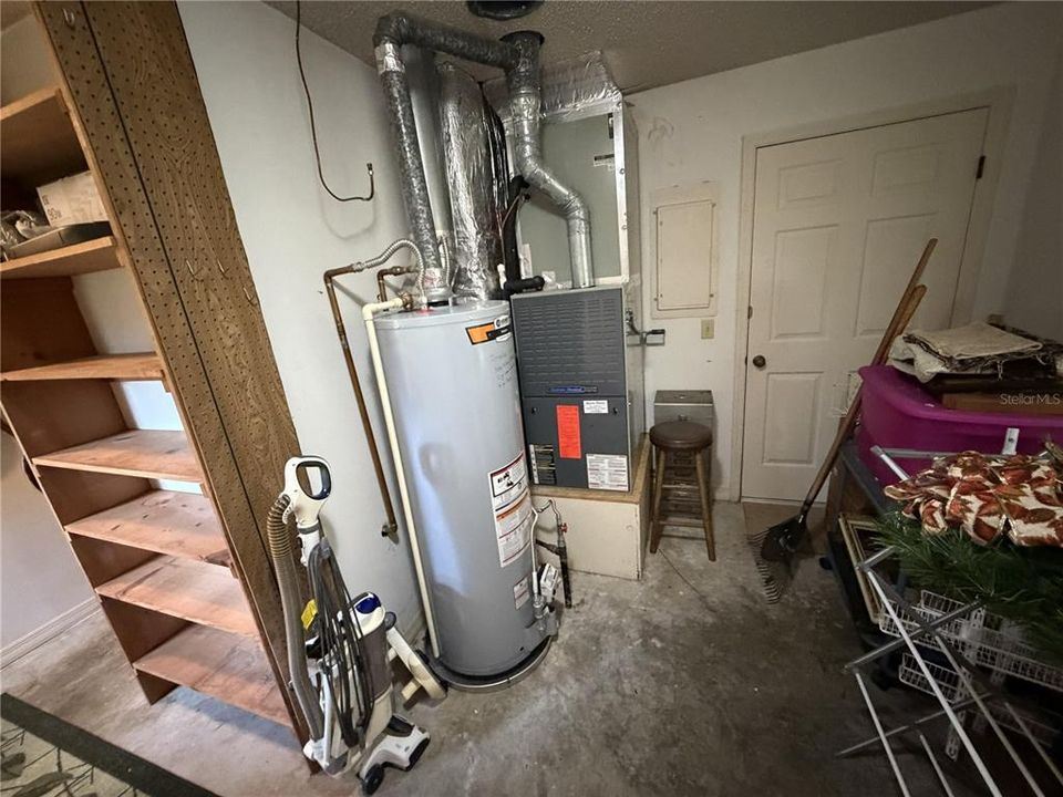 En Venta: $390,000 (4 camas, 2 baños, 2299 Pies cuadrados)