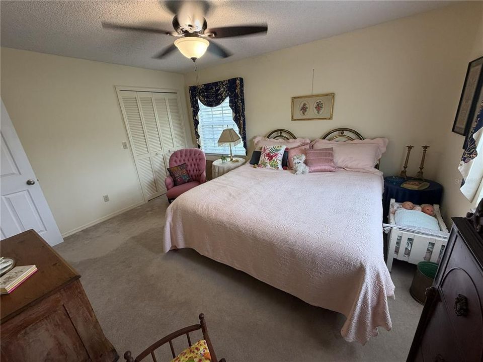 En Venta: $390,000 (4 camas, 2 baños, 2299 Pies cuadrados)