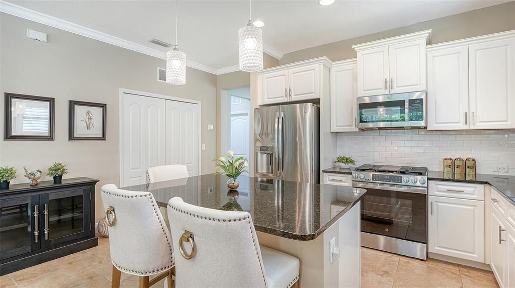 For Sale: $390,000 (2 beds, 2 baths, 1577 Square Feet)
