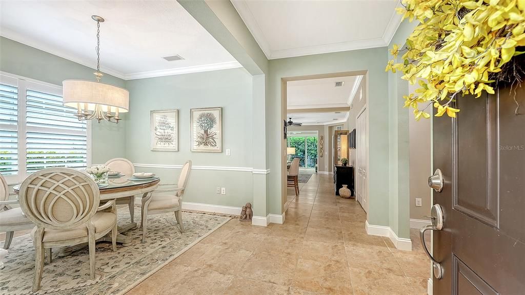 For Sale: $390,000 (2 beds, 2 baths, 1577 Square Feet)