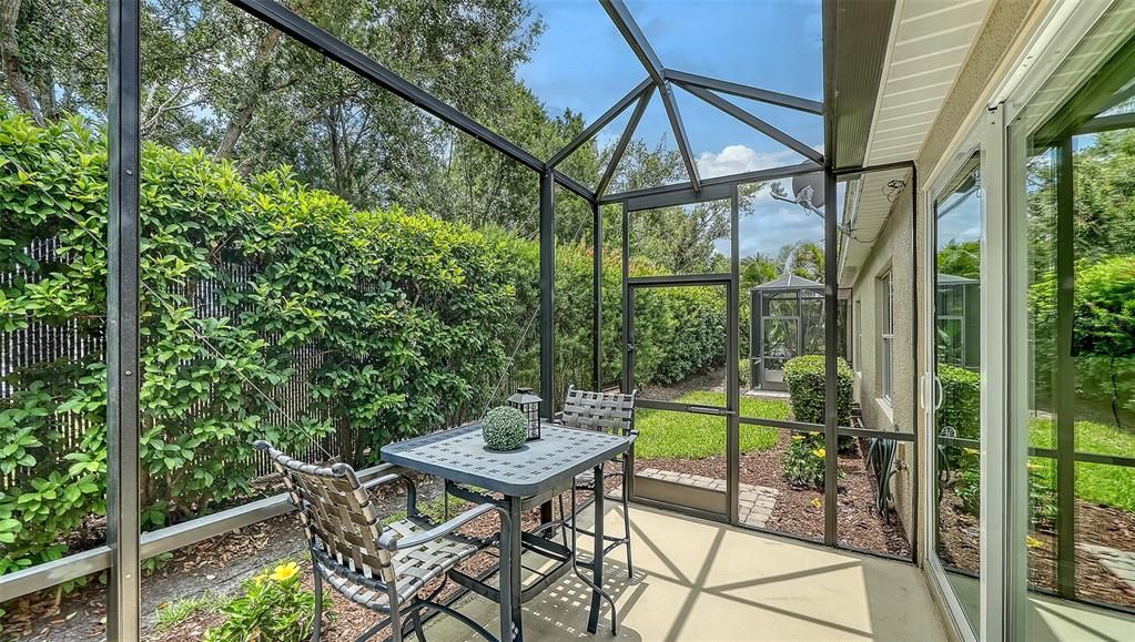 For Sale: $390,000 (2 beds, 2 baths, 1577 Square Feet)