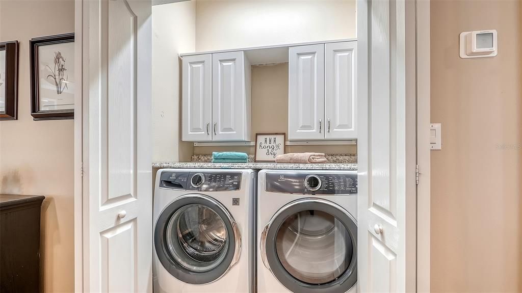For Sale: $390,000 (2 beds, 2 baths, 1577 Square Feet)