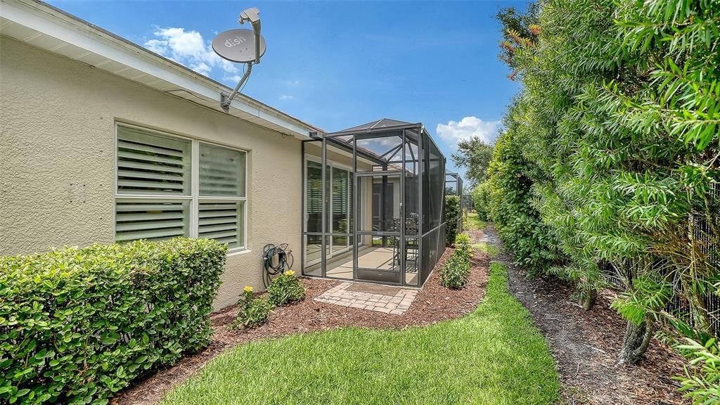 For Sale: $390,000 (2 beds, 2 baths, 1577 Square Feet)