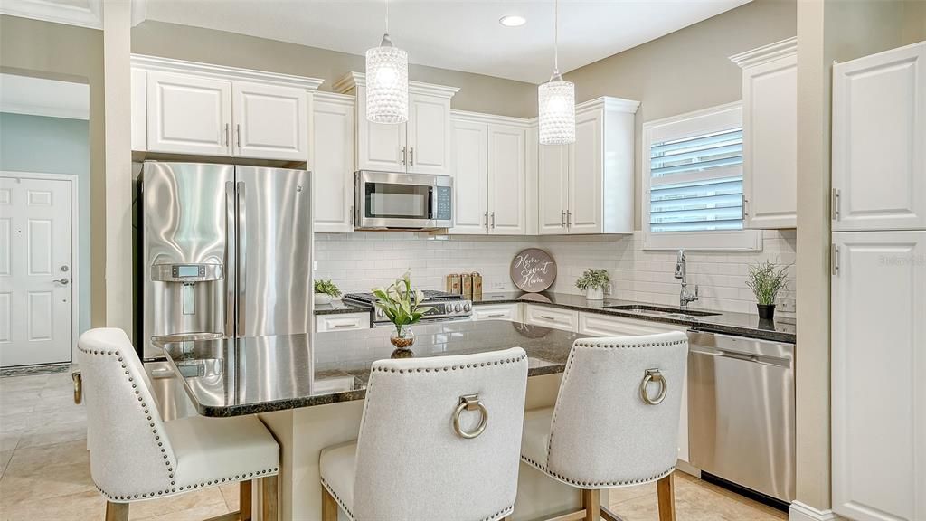 For Sale: $390,000 (2 beds, 2 baths, 1577 Square Feet)
