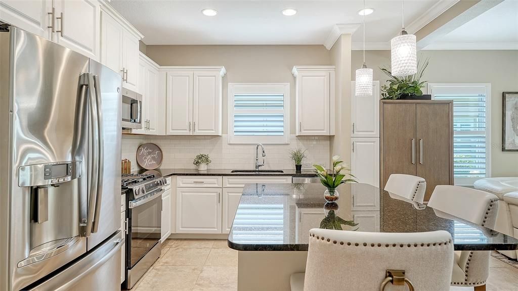 For Sale: $390,000 (2 beds, 2 baths, 1577 Square Feet)