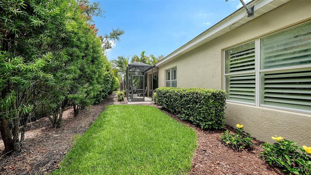 For Sale: $390,000 (2 beds, 2 baths, 1577 Square Feet)
