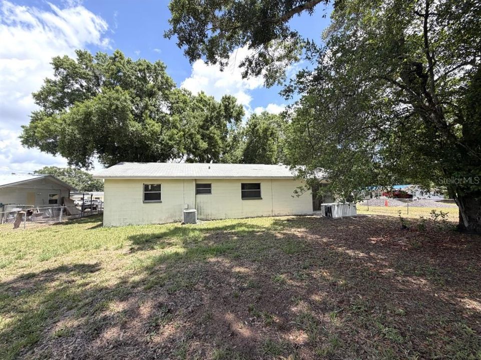 For Sale: $220,000 (4 beds, 2 baths, 1171 Square Feet)