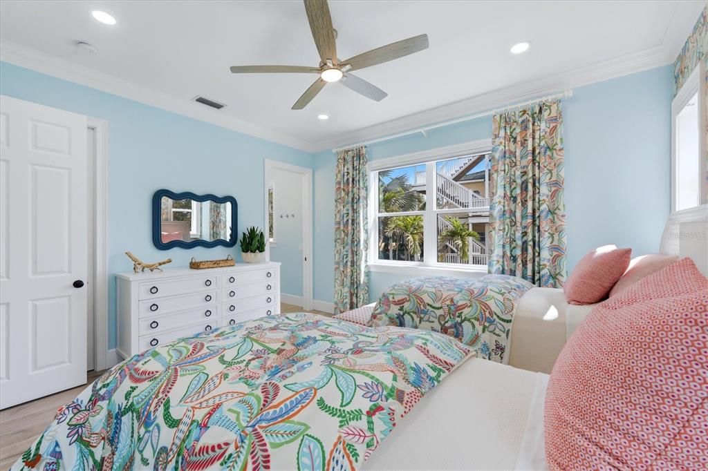 For Rent: $20,000 (3 beds, 3 baths, 3054 Square Feet)