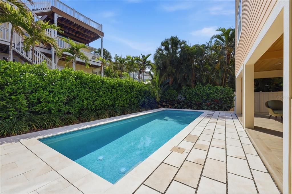 For Rent: $20,000 (3 beds, 3 baths, 3054 Square Feet)