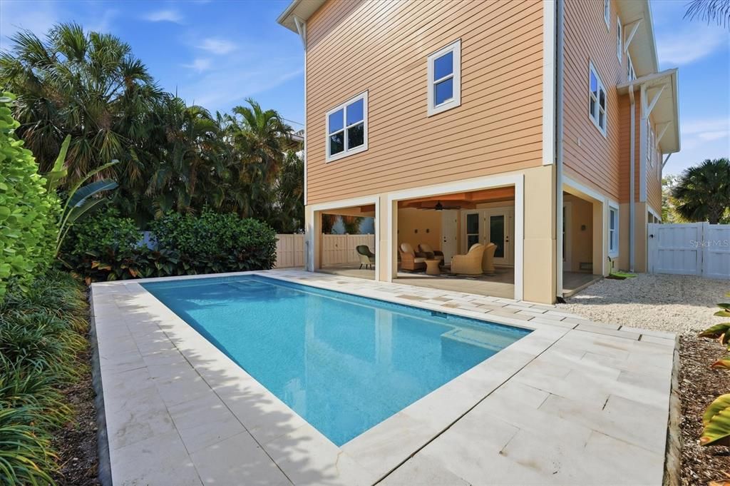 For Rent: $20,000 (3 beds, 3 baths, 3054 Square Feet)