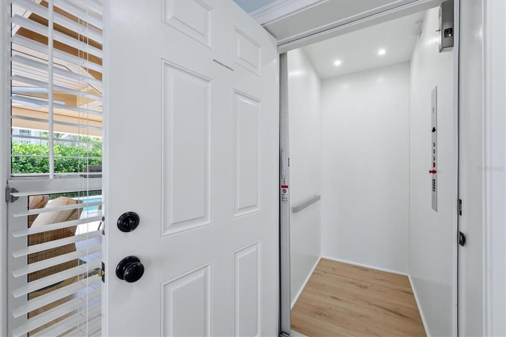 For Rent: $20,000 (3 beds, 3 baths, 3054 Square Feet)