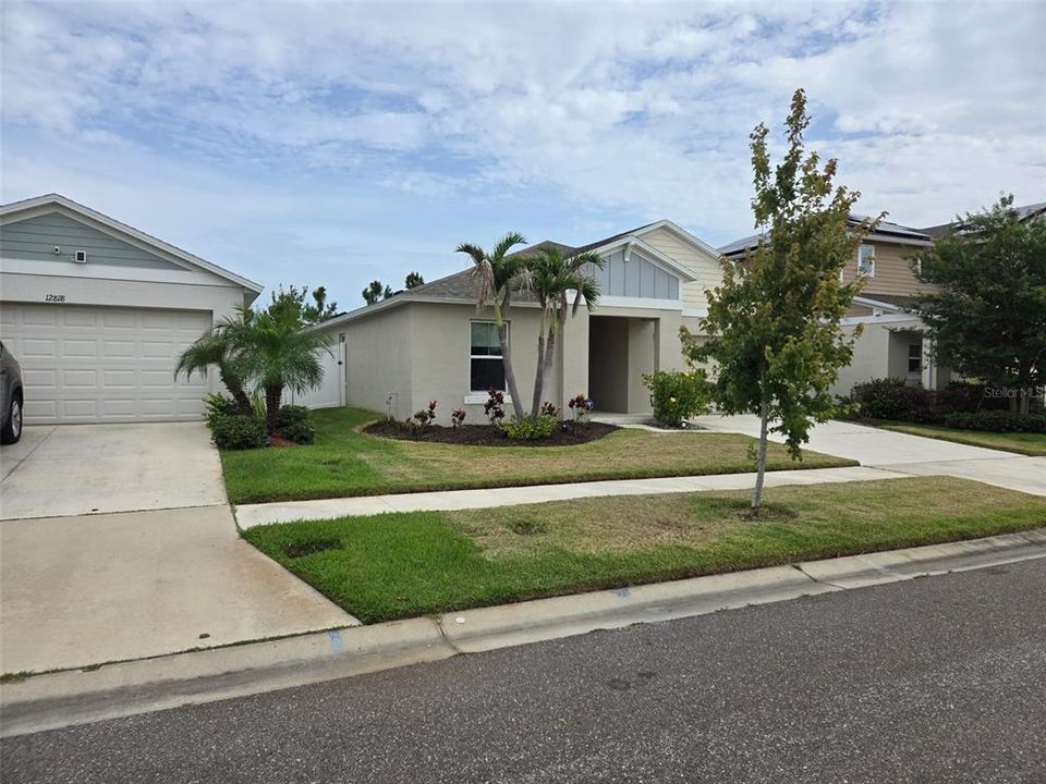 For Sale: $375,000 (4 beds, 2 baths, 1819 Square Feet)