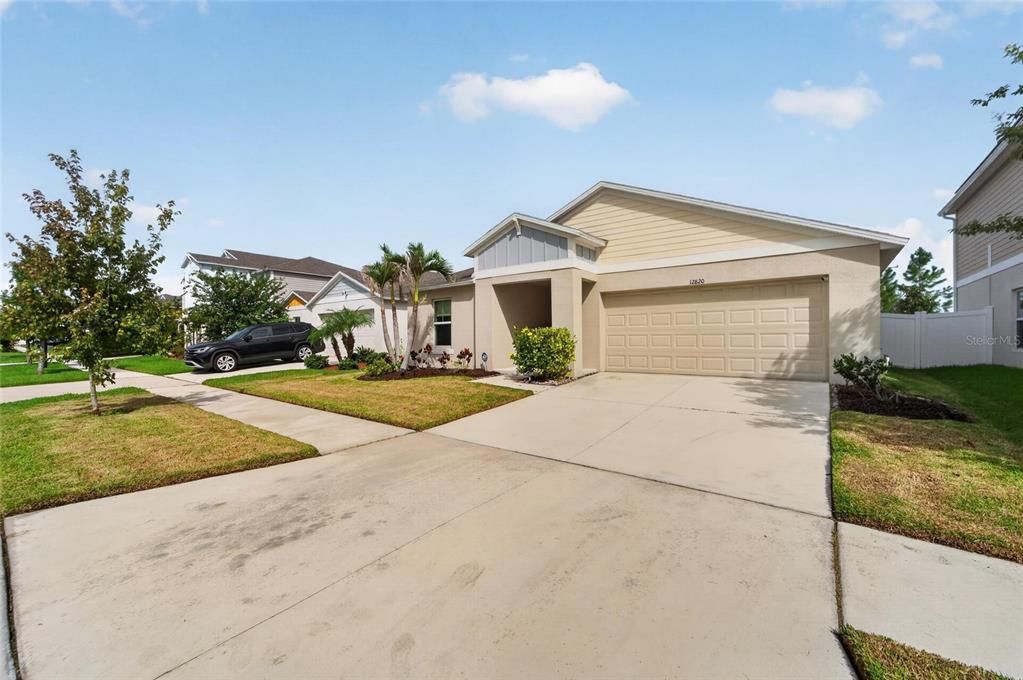 For Sale: $375,000 (4 beds, 2 baths, 1819 Square Feet)