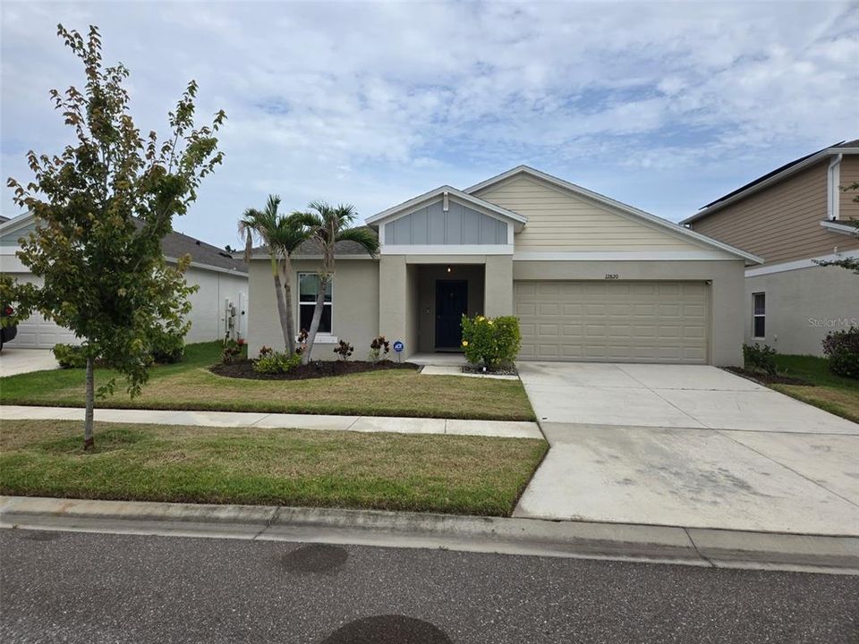 For Sale: $375,000 (4 beds, 2 baths, 1819 Square Feet)