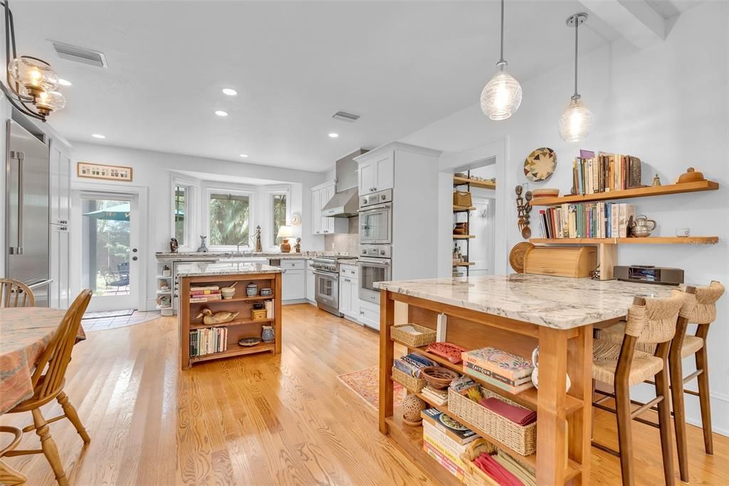 En Venta: $2,299,000 (4 camas, 4 baños, 3108 Pies cuadrados)