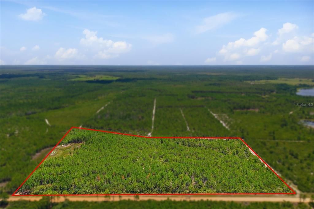 На продажу: $600,000 (25.12 acres)
