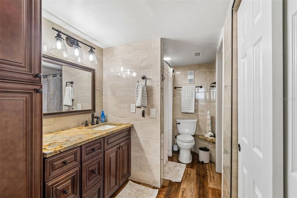 На продажу: $265,000 (1 спален, 1 ванн, 733 Квадратных фут)