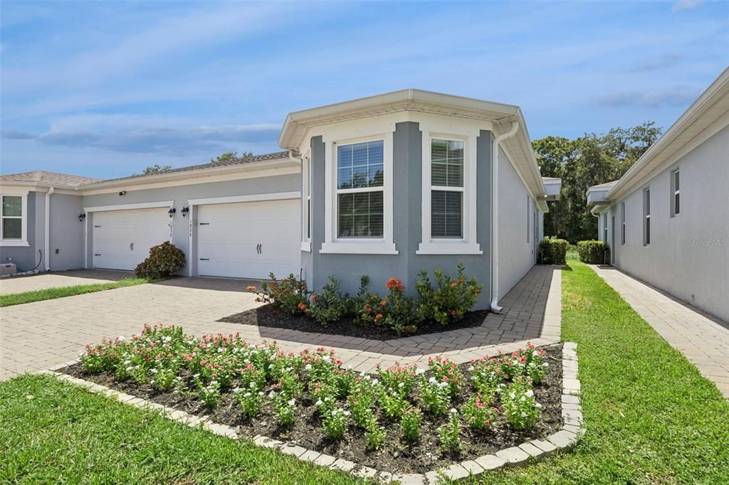 For Sale: $300,000 (3 beds, 2 baths, 1457 Square Feet)