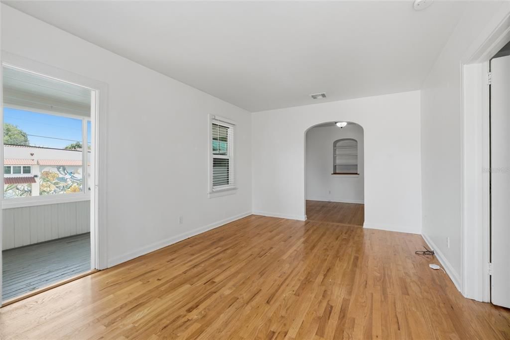 В аренду: $1,950 (2 спален, 1 ванн, 975 Квадратных фут)