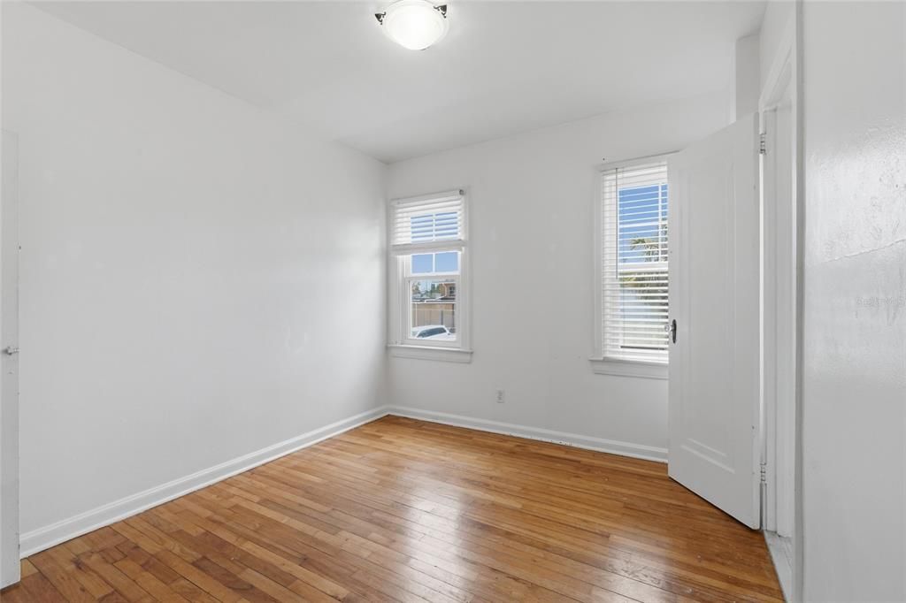 В аренду: $1,950 (2 спален, 1 ванн, 975 Квадратных фут)