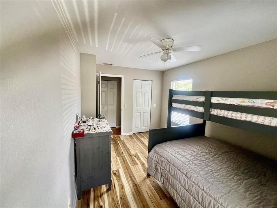 В аренду: $1,750 (2 спален, 1 ванн, 884 Квадратных фут)