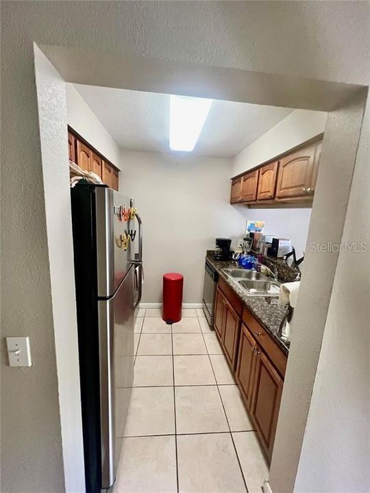 В аренду: $1,750 (2 спален, 1 ванн, 884 Квадратных фут)
