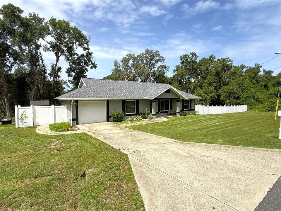 For Sale: $272,100 (3 beds, 2 baths, 1412 Square Feet)