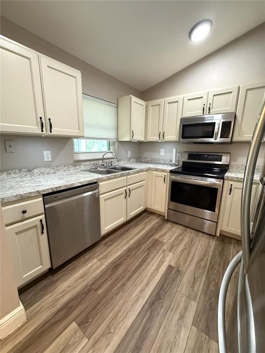 For Sale: $272,100 (3 beds, 2 baths, 1412 Square Feet)
