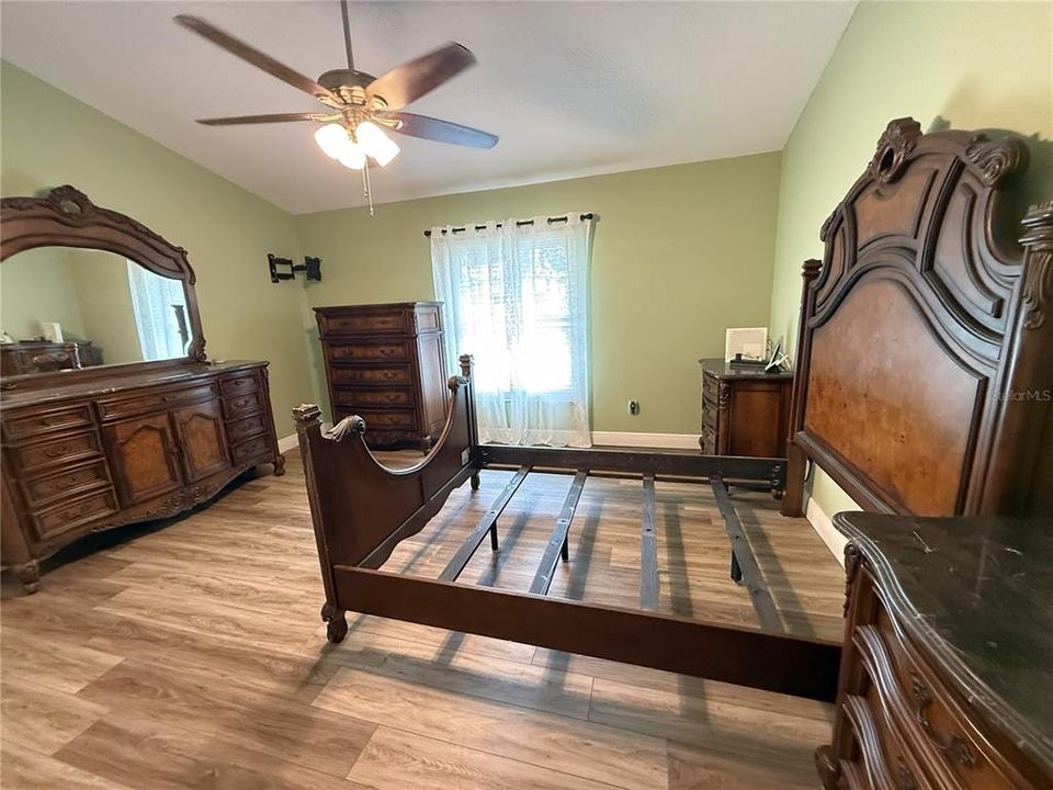 For Sale: $272,100 (3 beds, 2 baths, 1412 Square Feet)